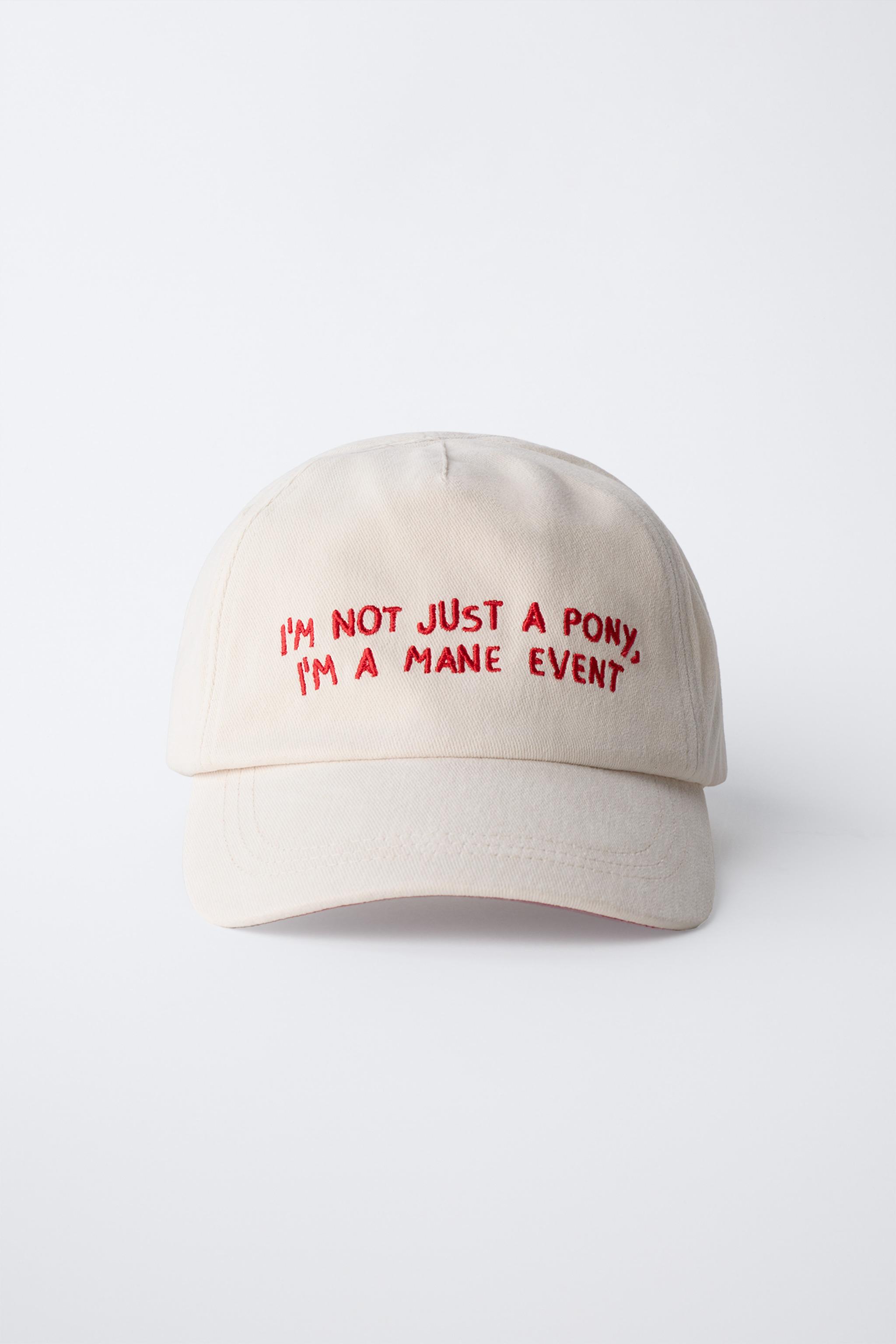CASQUETTE À INSCRIPTION BRODÉE